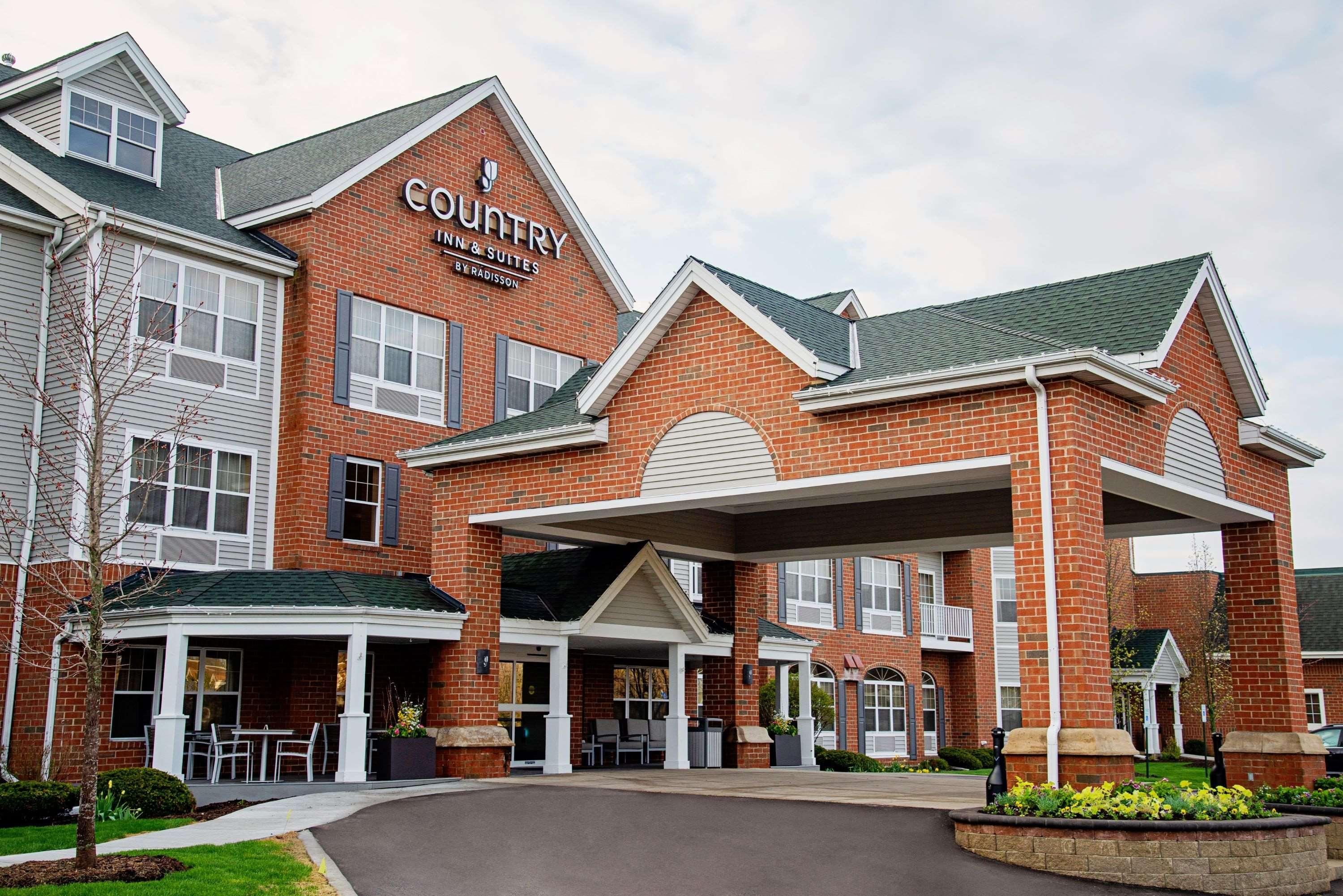 Country Inn & Suites By Radisson, Milwaukee West Brookfield , Wi Exterior foto